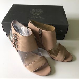 Vince Camuto lyssia brush leather wedge sandal 6.5